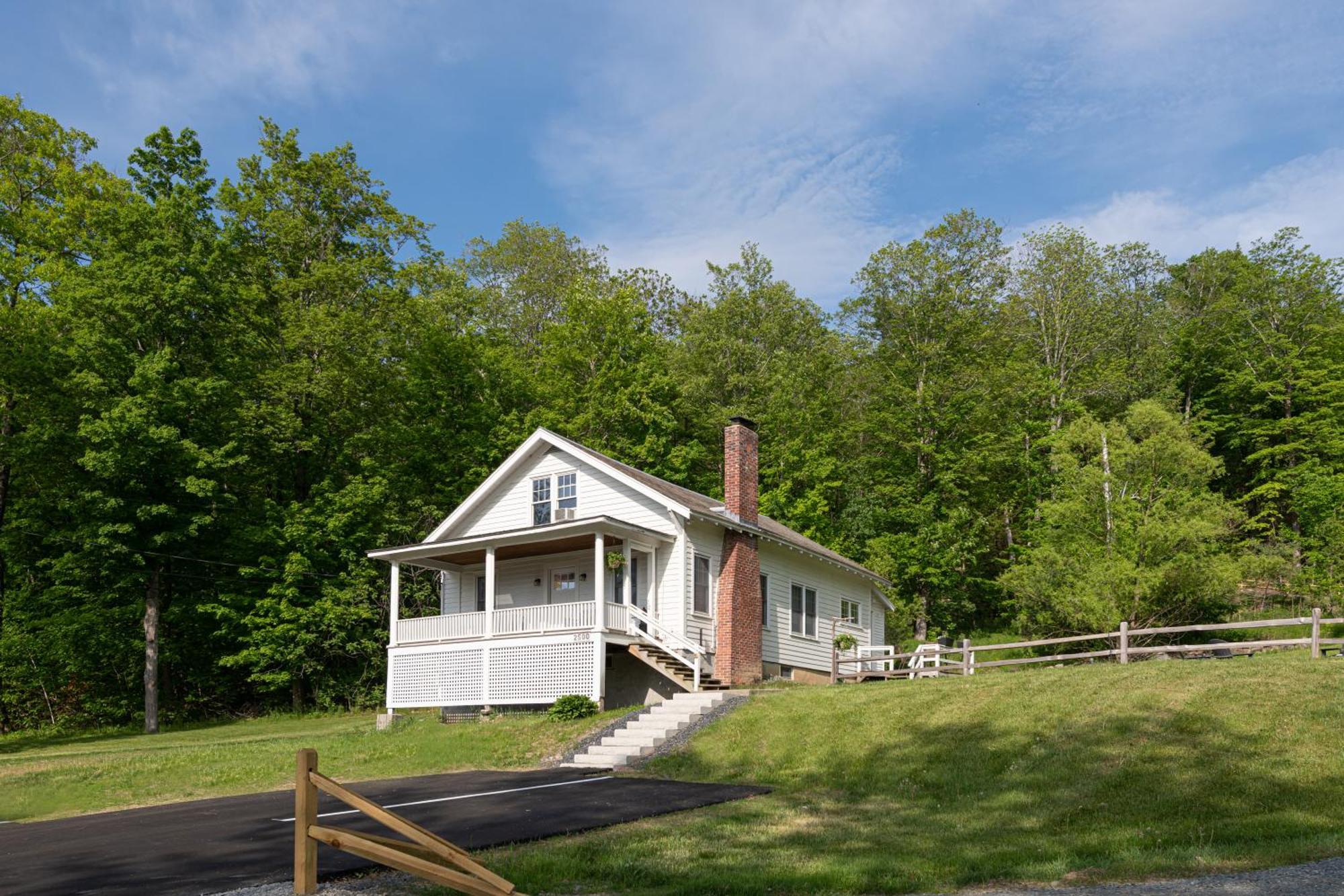 Lake Bomoseen Lodge Exterior photo